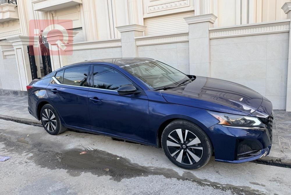 نيسان ألتيما